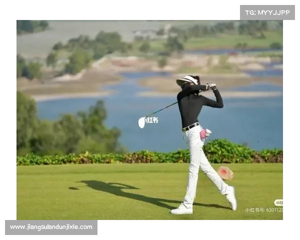 高尔夫摄影艺术探索:捕捉挥杆瞬间与自然美景的完美融合 高尔夫摄影艺术探索:捕捉挥杆瞬间与自然美景的完美融合